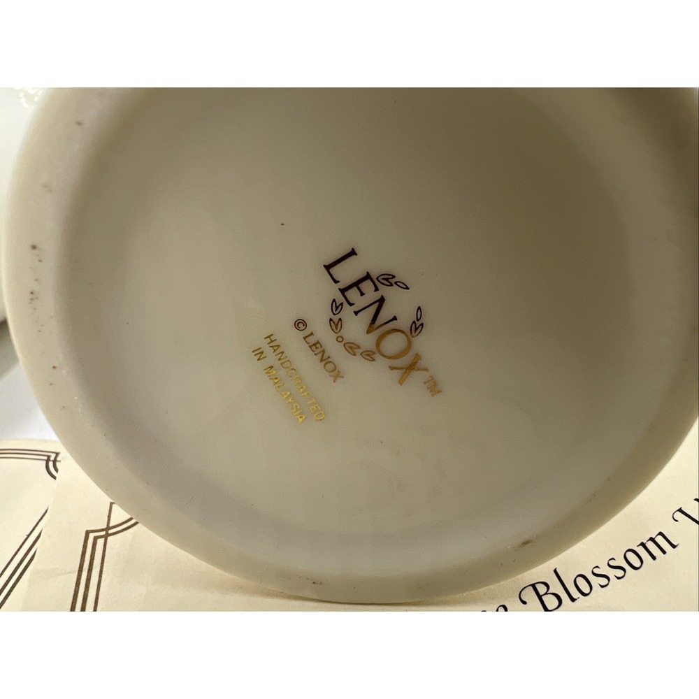 2 Lenox Ivory Rose Blossom 6" & 7.5" Tall Vase Raised Floral Detail & Gold Trim - Picture 6 of 7